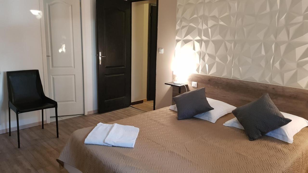 Hotel Les Lodges D'Eauze Buitenkant foto
